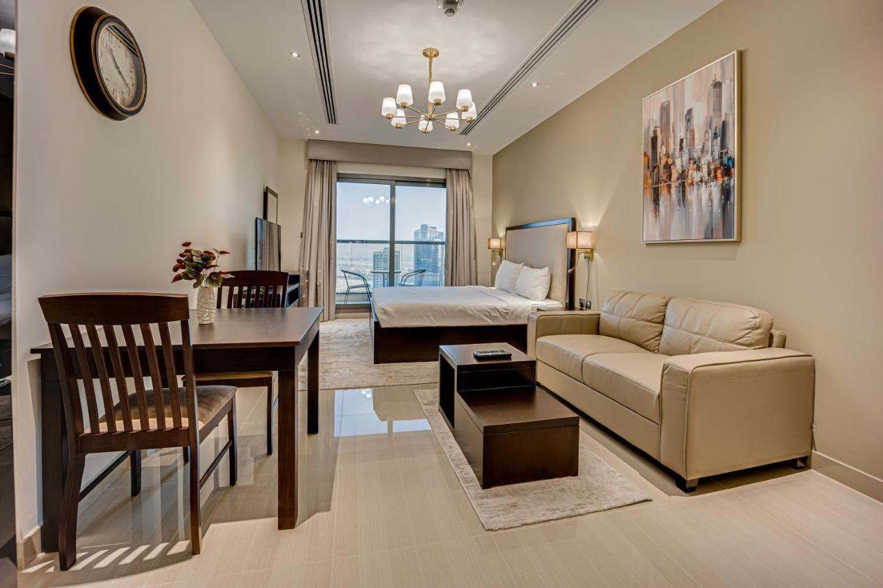 Fantastic Spacious With Panoramic Views *